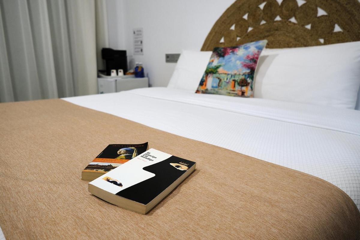 Hostal Aires Del Mar การ์โบเนรัส ภายนอก รูปภาพ