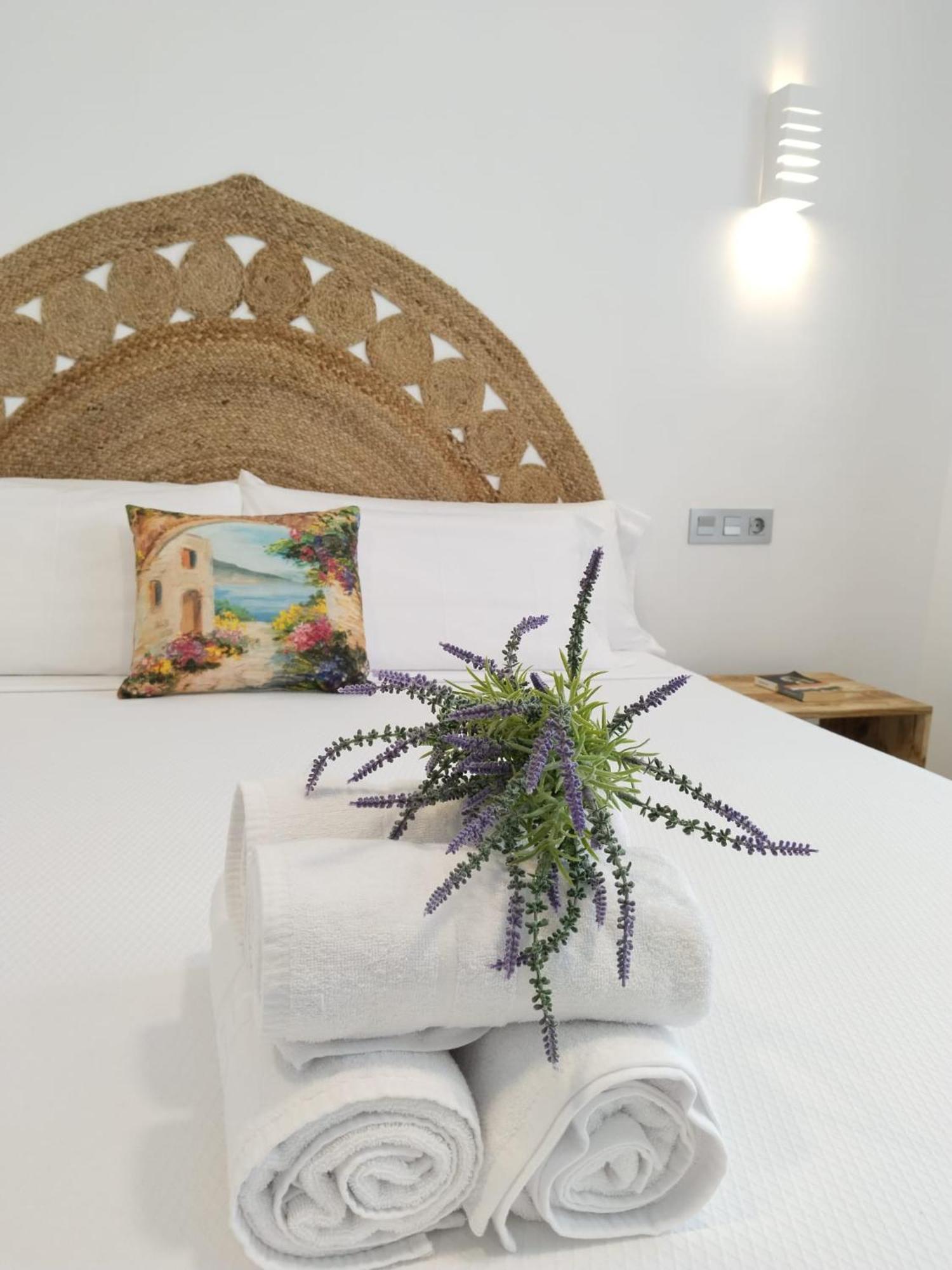 Hostal Aires Del Mar การ์โบเนรัส ภายนอก รูปภาพ