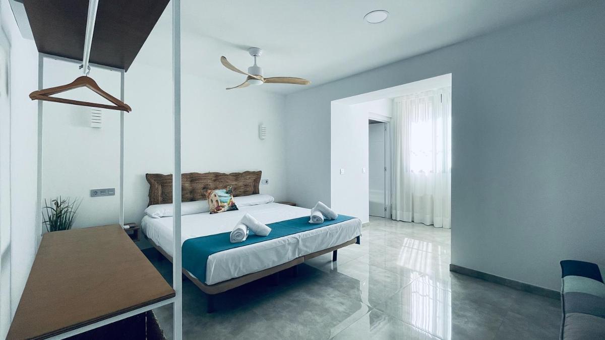 Hostal Aires Del Mar การ์โบเนรัส ภายนอก รูปภาพ