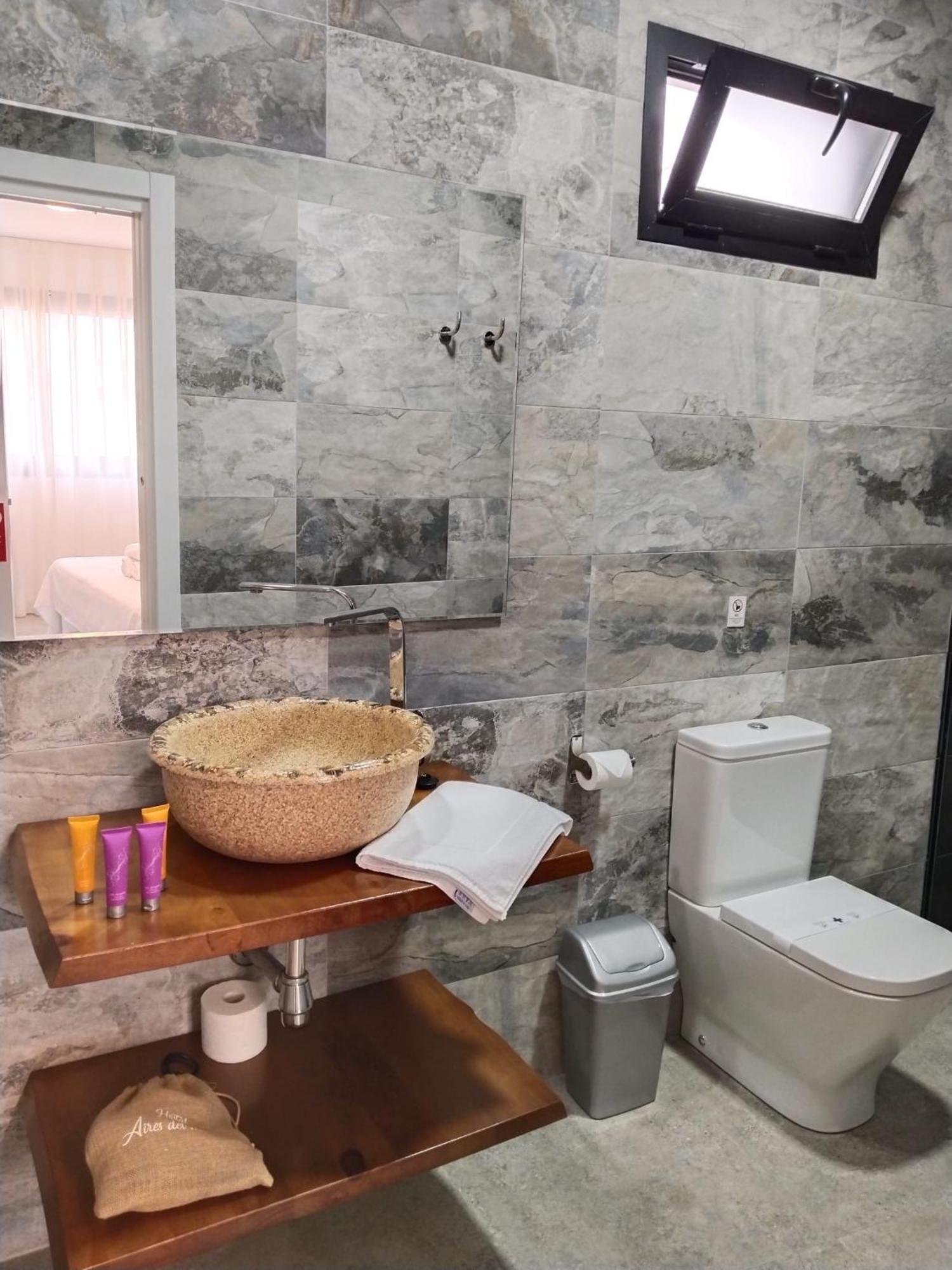 Hostal Aires Del Mar การ์โบเนรัส ภายนอก รูปภาพ